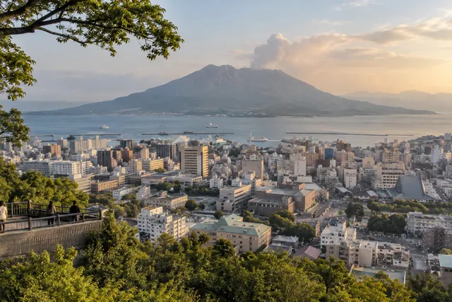 城山展望台からの桜島と市街