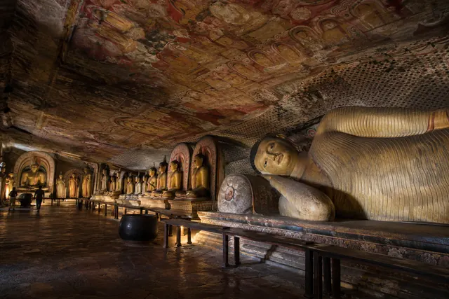ダンブッラ石窟寺院