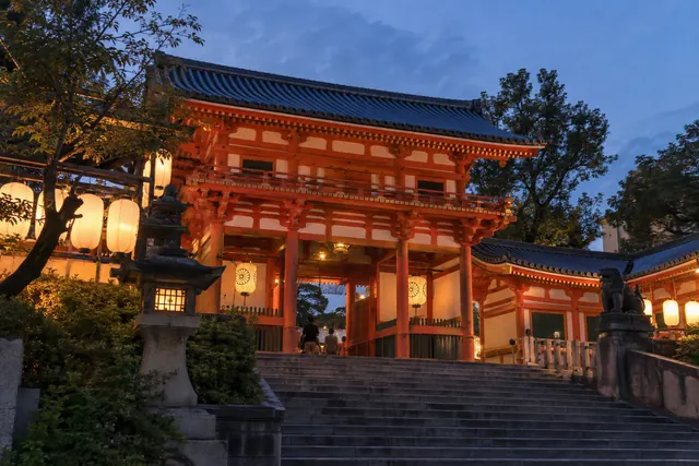 八坂神社の西楼門